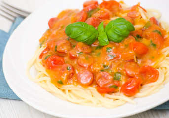 spaghetti with smoked sausage and vegetables