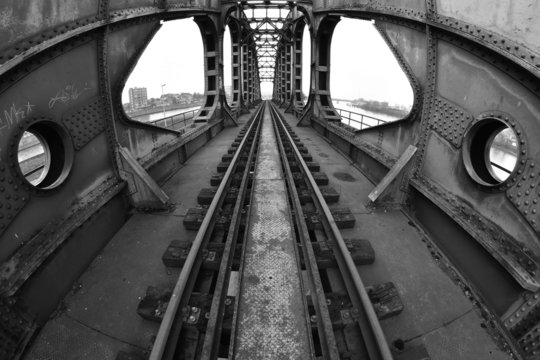 Fototapeta Pont fisheye noir et blanc