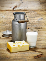 Milchkännchen mit Käse