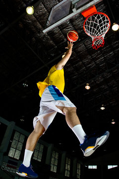 Basketbal player