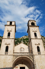 Fototapeta na wymiar Katedra Kotor w Czarnogórze.