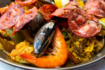 Obraz na płótnie Canvas traditionnal spanish food paella