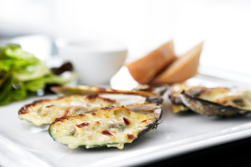 Baked mussels