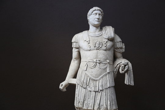 İmparator Hadrian Heykeli, Roma D&ouml;nemi (M.S.117-138) Troia