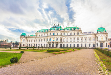 Fototapeta na wymiar Bevedere Palace and Park in Vienna