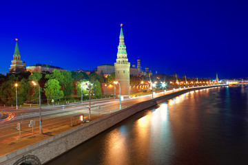 Fototapeta premium Moscow Kremlin and Kremlin Embankment at night.