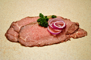 Deli Roast Beef With Sliced Onion