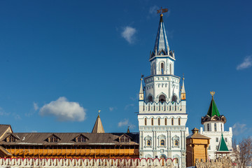 Fototapeta premium White-stone Kremlin in Izmaylovo in Moscow, Russia