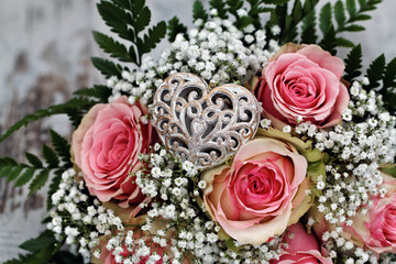 Blumenstrauß mit Herz