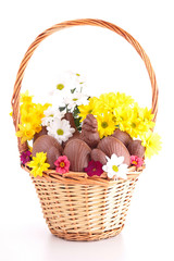 Fototapeta na wymiar czekoladki Easter Basket