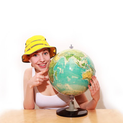 Touristin mit Globus