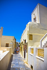 Fototapeta na wymiar kolorowe ulica w mieście Oia, Santorini, Grecja
