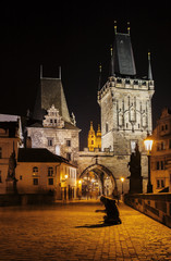 Fototapeta na wymiar Słynna wieża na Most Karola w Pradze
