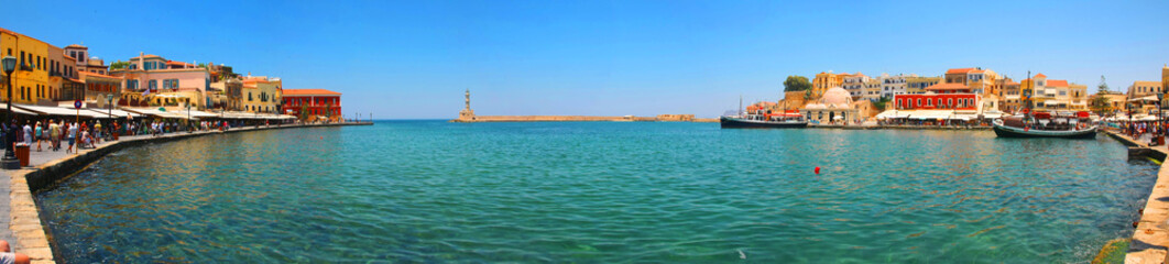Obraz premium Port i ulice Chanii / Krety / Grecji - widok panoramiczny