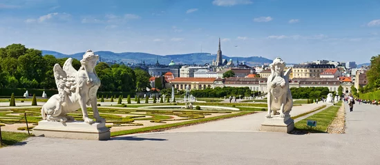 Foto auf Acrylglas Schloss Belvedere in Wien mit Sphinx-Skulpturen © Creativemarc