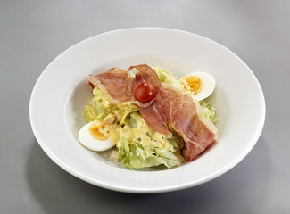 salad with parma ham