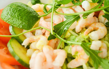 Green salad with shrimps