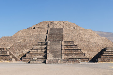 Fototapeta na wymiar Teotihuacan Aztec ruins near Mexico city