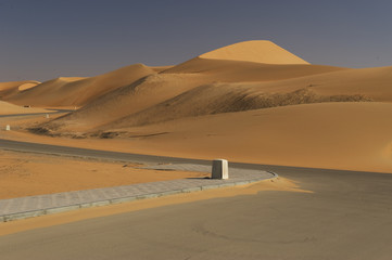 Fototapeta na wymiar Abu Dhabi pustynia wydmy
