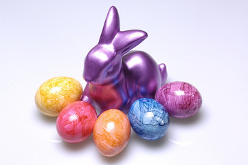 Osterhase mit Ostereiern