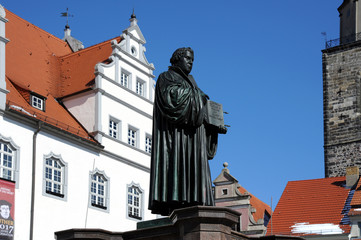 Lutherdenkmal vor dem Rathaus Wittenberg