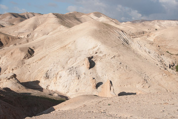 Fototapeta na wymiar Turystyka w Pustyni Judzkiej