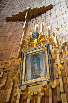 Pintura de la Virgen, Santuario de Guadalupe (México)