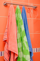 clean towels bathroom hanging