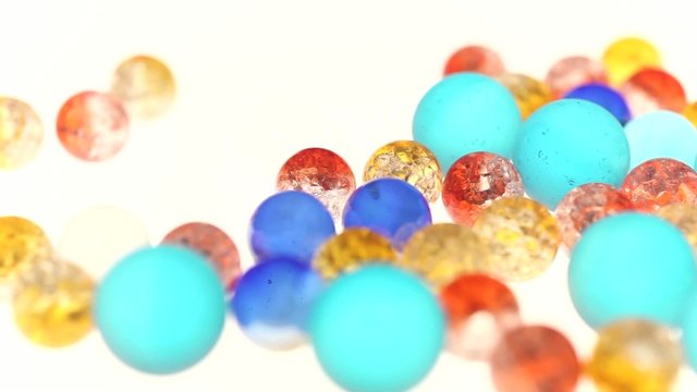 カラフルなビー玉