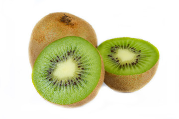 Fototapeta premium Owoce kiwi na białym tle. Wysoka rozdzielczość.