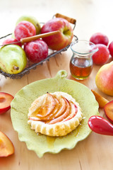 Apple tart with fresh fruit