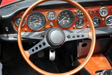 Photo sur Plexiglas Vielles voitures Intérieur du volant de la vieille voiture d& 39 époque
