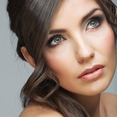 Obraz premium Beautiful young woman portrait