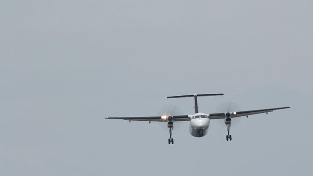 Approcach of Bombardier Q400 turboprop aircraft.