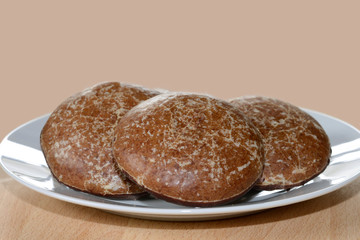 Teller mit Lebkuchen