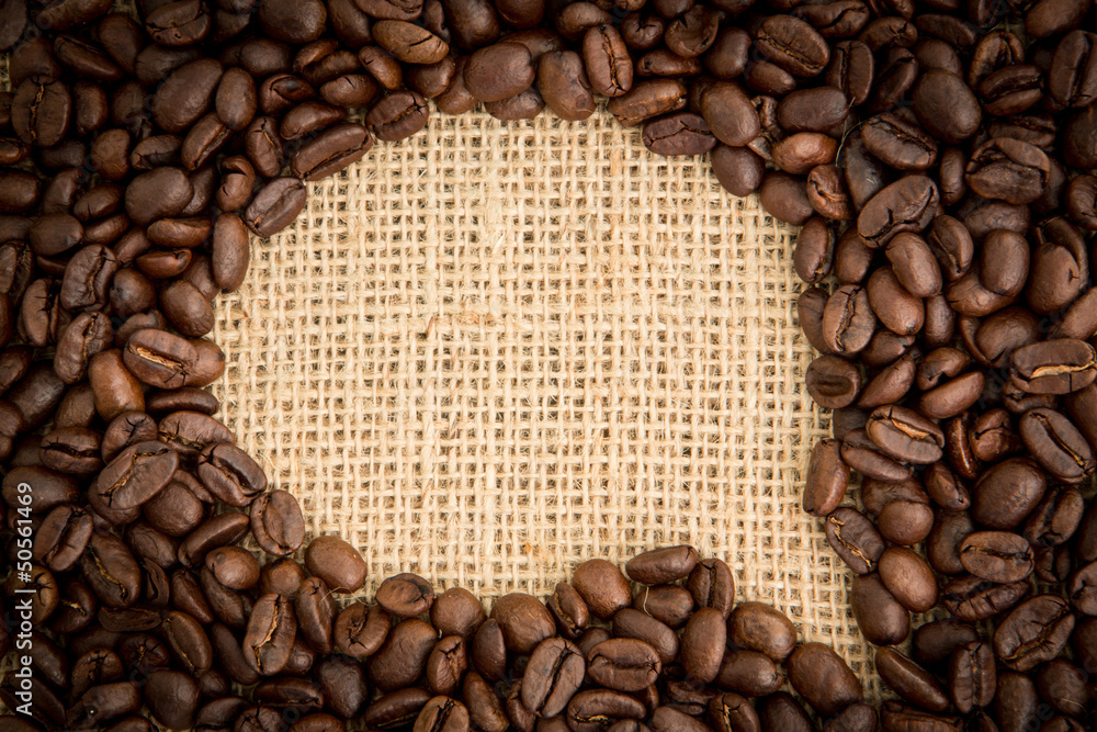 Poster Coffee beans with speech bubble indent for copy space