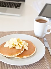 ビジネスマンの朝食