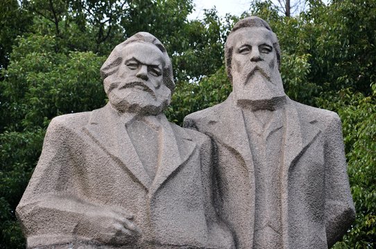 Marx Und Engels In China