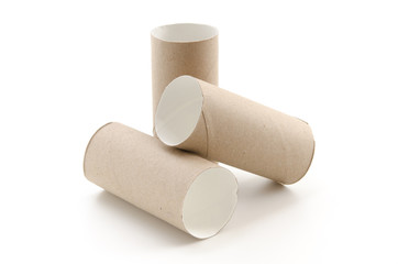 Drei leere Toilettenpapierrollen