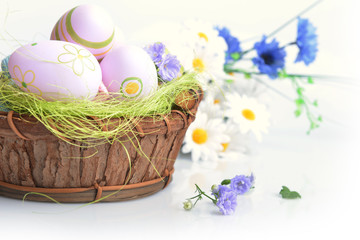 Fototapeta na wymiar basket of easter eggs