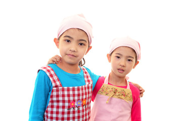 エプロンを着た二人の女の子