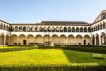 Fototapeta premium Perugia - Gothic church, cloister