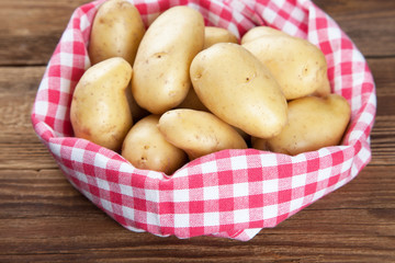 Kartoffeln im Tuch I