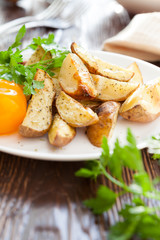 crispy potato wedges with herbs