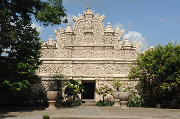 Fototapeta na wymiar Il tempio di Taman Sari a Yogyakarta in Indonesia