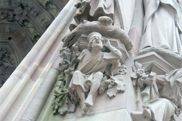 Allegory of hearing on the main portal of the Protestant Church