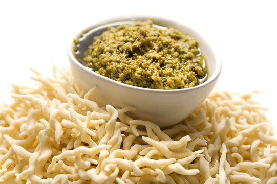 Trofie e pesto - piatto tradizionale Ligure
