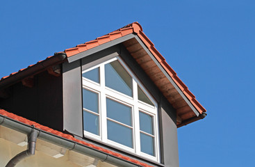 Giebelgaube auf Einfamilienhaus