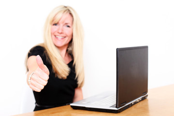 Frau am Laptop