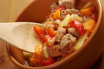 l Hungarian hot goulash soup